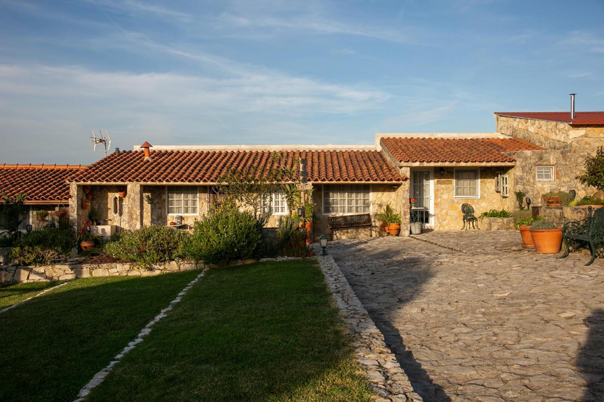 Casas Da Gralha Bed & Breakfast Turquel Exterior photo